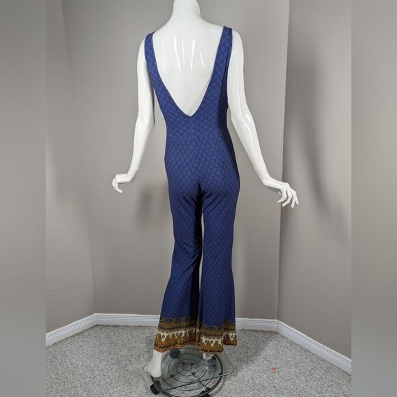 Farm Rio Blue Boho Print Jumpsuit Size Medium Stretchy Flare Leg One Piece - Picture 2 of 12